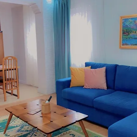 Chestnut Yard * 티라나