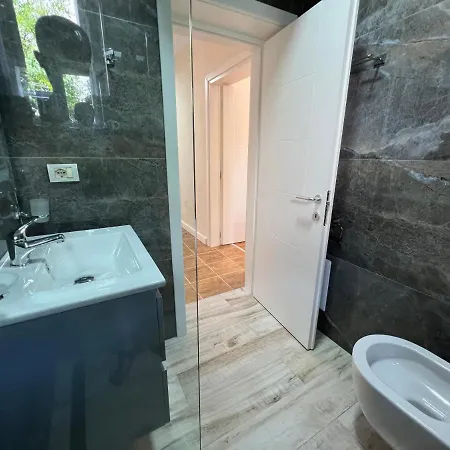 Chestnut Yard 아파트 티라나