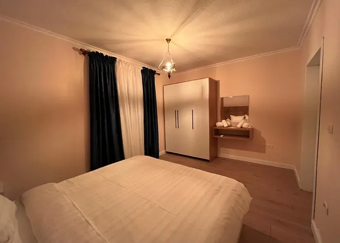 Chestnut Yard * 티라나